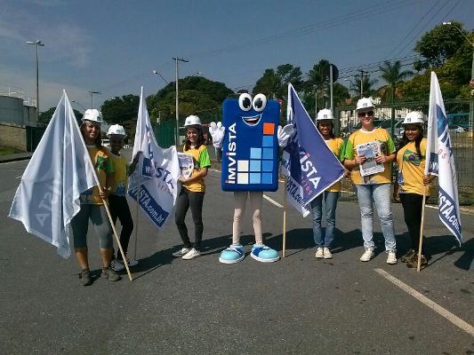 O mascote da Imvista esteve nas ruas com os promotores...