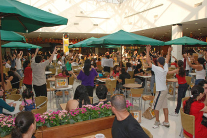 Flash mob parou shopping em São Paulo