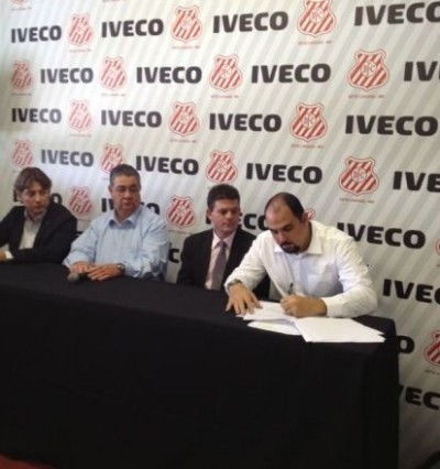Iveco acerta patrocínio com o Democrata