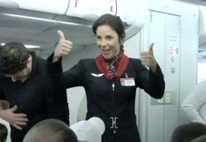 Ivete Sangalo surpreendeu passageiros em voo da TAM