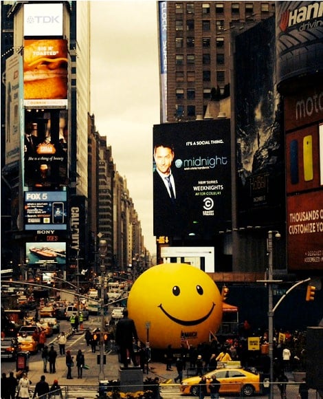 Bola gigante promove a Jamaica na Times Square