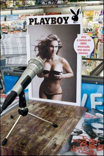 Revista Playboy explora o lado cantora de Josy do BBB9 
