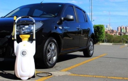 Chega ao Brasil máquina de lavar carros econômica