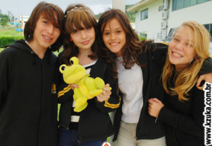 Kzuka e Atlântida FM com blitz nas escolas