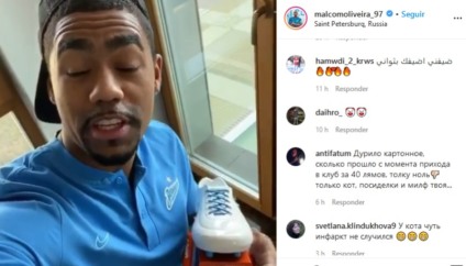 Jogador de futebol recebe prêmio via drone na Rússia