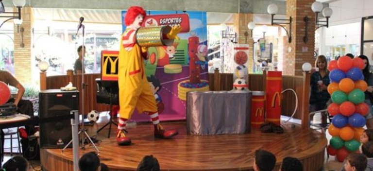 Justiça reconhece que McDonald's realizou prática ilegal de publicidade infantil Justiça reconhece que McDonald's realizou prática ilegal de publicidade infantil