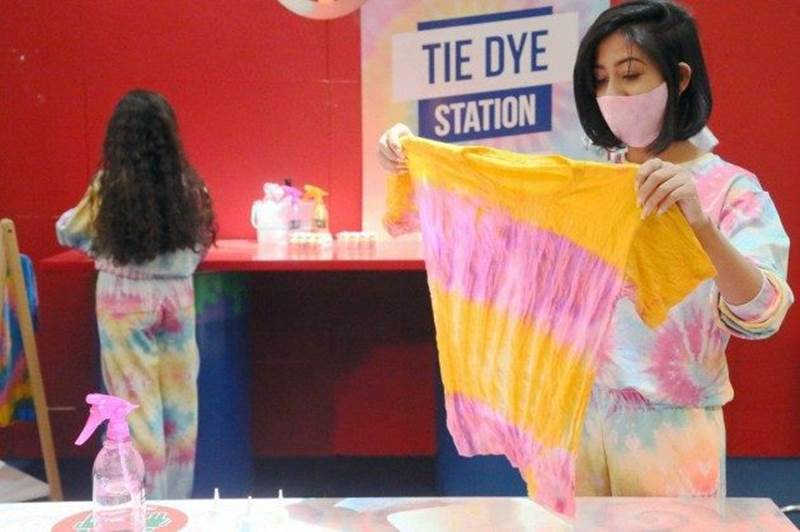 Estação de tie dye é a atração do Riopreto 