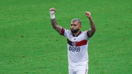 Flamengo vira sobre o Grêmio e volta a sonhar com o título