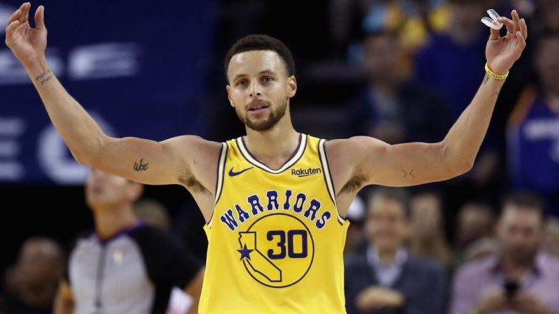 Marca própria de Stephen Curry chega ao Brasil