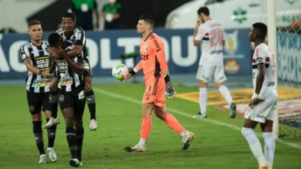 São Paulo dá novo vexame e perde para o Botafogo