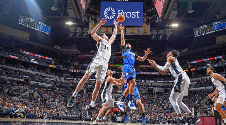 SAN ANTONIO, TX – FEBRUARY 29: Evan Fournier #10 of the Orlando Magic shoots the ball during the game against the San Antonio Spurs on February 29, 2020 at the AT&T Center in San Antonio, Texas. NOTE TO USER: User expressly acknowledges and agrees that, by downloading and or using this photograph, user is consenting […]