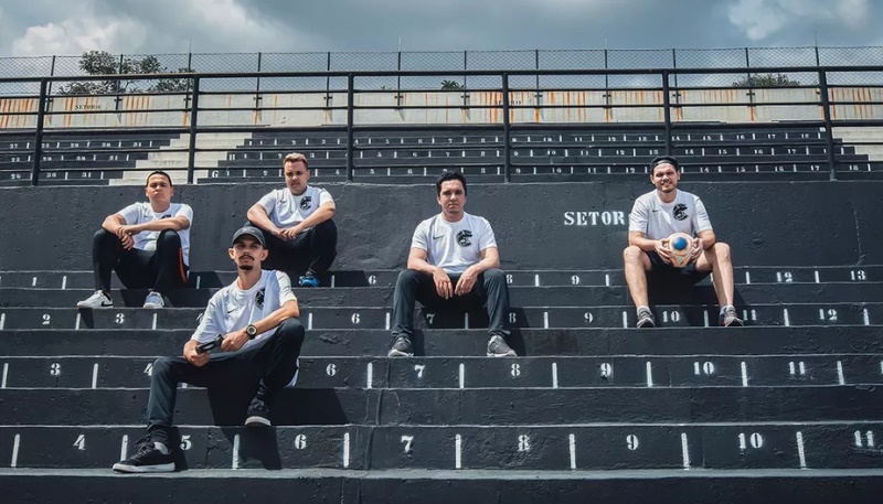 Corinthians cria uniforme do time de e-Sports com escudo exclusivo