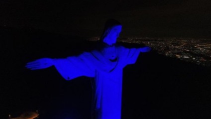 Qualicorp ilumina Cristo Redentor de azul para conscientizar sobre TEA