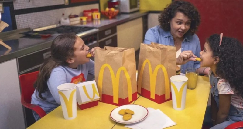 McDonald’s mostra que dá para escrever palavras apenas com seu logo