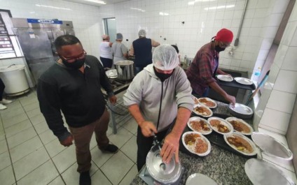 ABCasa doa cozinha industrial para beneficiar comunidade