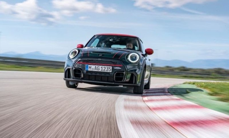 Mini apresenta John Cooper Works Hatch 3 Portas 2022