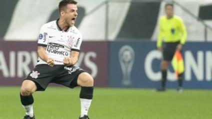Corinthians goleia River-PAR em despedida da Sul-Americana