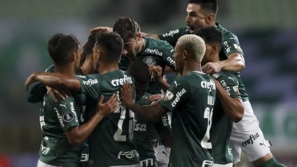 Palmeiras goleia o Universitario no Allianz Parque