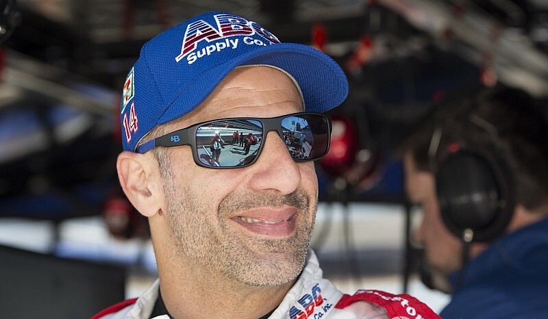 Km Solidário e Tony Kanaan juntos nas 500 Milhas de Indianápolis Km Solidário e Tony Kanaan juntos nas 500 Milhas de Indianápolis