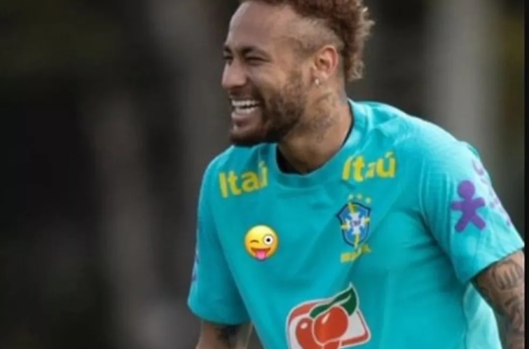 Neymar cobre símbolo da Nike em uniforme da Seleção