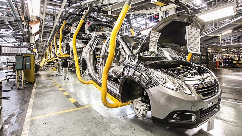 MULHOUSE, FRANCE – MARCH 14: Peugeot 2008 SUVs car sit on a conveyor at the PSA Peugeot Citroen assembly plant on March 14, 2014 in Mulhouse, France. Chinese automaker Dongfeng is scheduled to soon sign a deal to take a 14% stake in the French carmaker, which is Europe’s second largest and has suffered in […]