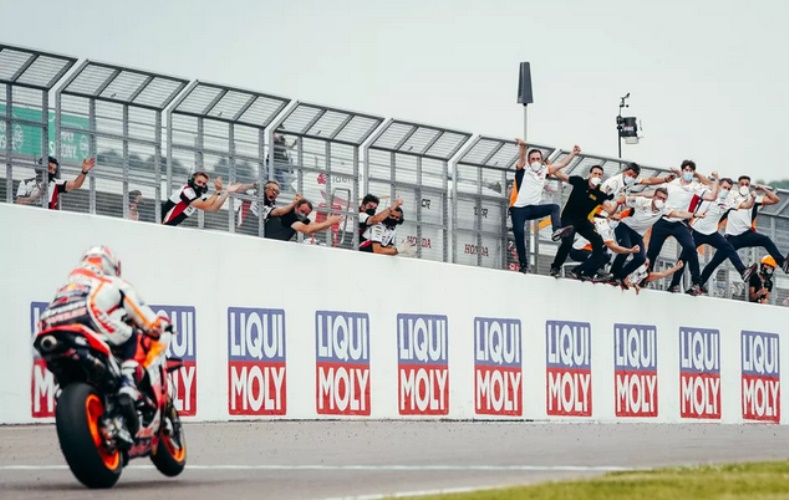 Márquez vence pela primeira vez na MotoGP desde grave acidente 