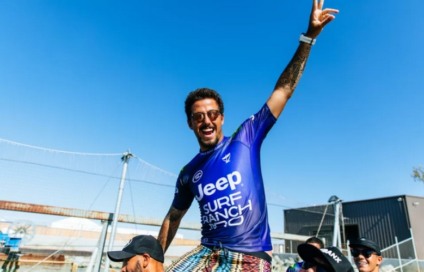 Filipe Toledo supera Gabriel Medina e é campeão do Surf Ranch
