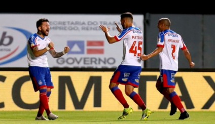Bahia tira invencibilidade do Athletico e entra no G4