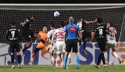 Brasileirão: Ninguém segura o líder
