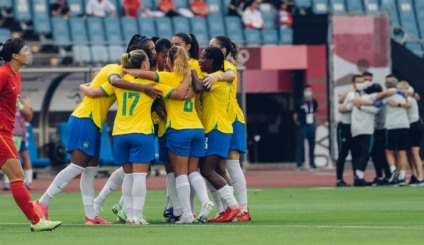 Futebol feminino estreia nas Olimpíadas com goleada