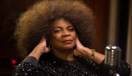 Zezé Motta promove especial no Dia da Mulher Negra