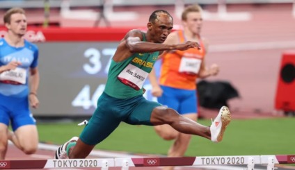 Alison dos Santos conquista Bronze nos 400m com barreiras