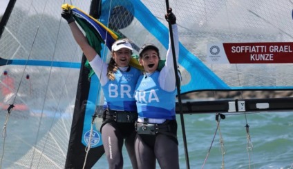 Martine Grael e Kahena Kunze são Ouro na classe 49erFX