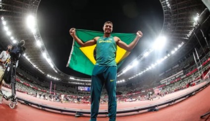 Thiago Braz leva a medalha de Bronze no salto com vara