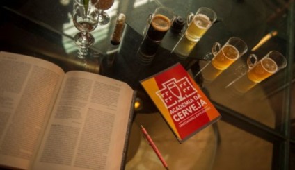 Editora Krater e Ambev buscam novo escritor de livro cervejeiro