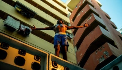 Club Social lança música inédita em parceria com o Heavy Baile
