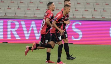 Athletico passa sufoco, mas está na Semifinal da Sul-Americana