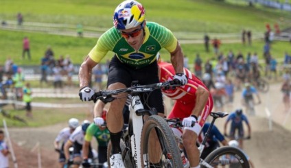 Henrique Avancini é vice-campeão do primeiro Mundial de XCC