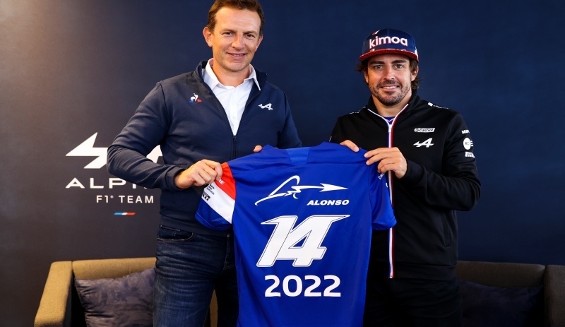 Renewal for 2021 with Fernando Alonso and Laurent Rossi during the Alpine Parade prior the 24 Hours of Le Mans 2021, 4th round of the 2021 FIA World Endurance Championship, FIA WEC, on the Circuit de la Sarthe, on August 21 , 2021 in Le Mans, France – Photo Julien Delfosse / DPPI Renewal for 2021 with Fernando Alonso and Laurent Rossi during the Alpine Parade prior the 24 Hours of Le Mans 2021, 4th round of the 2021 FIA World Endurance Championship, FIA WEC, on the Circuit de la Sarthe, on August 21 , 2021 in Le Mans, France – Photo Julien Delfosse / DPPI