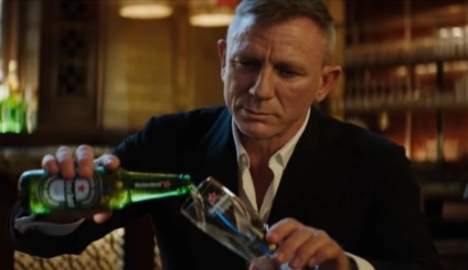 Heineken pega carona no atraso do lançamento de '007'