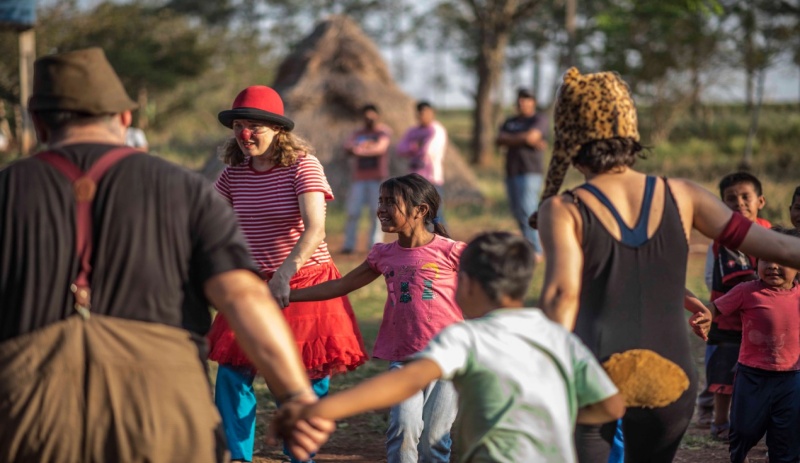 Palhaços Sem Fronteiras realiza a campanha 'Brincar é coisa séria' Palhaços Sem Fronteiras realiza a campanha 'Brincar é coisa séria'
