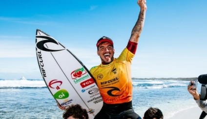 Gabriel Medina marca presença na final do Rip Curl Grom Search