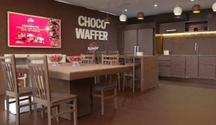 Richester recheia cobertura de edifício com chocolate