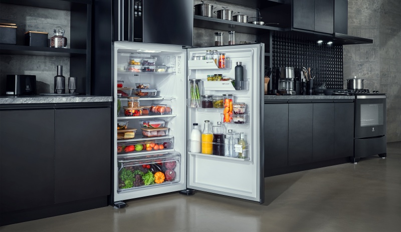 Electrolux apresenta nova geladeira com atitude Electrolux apresenta nova geladeira com atitude