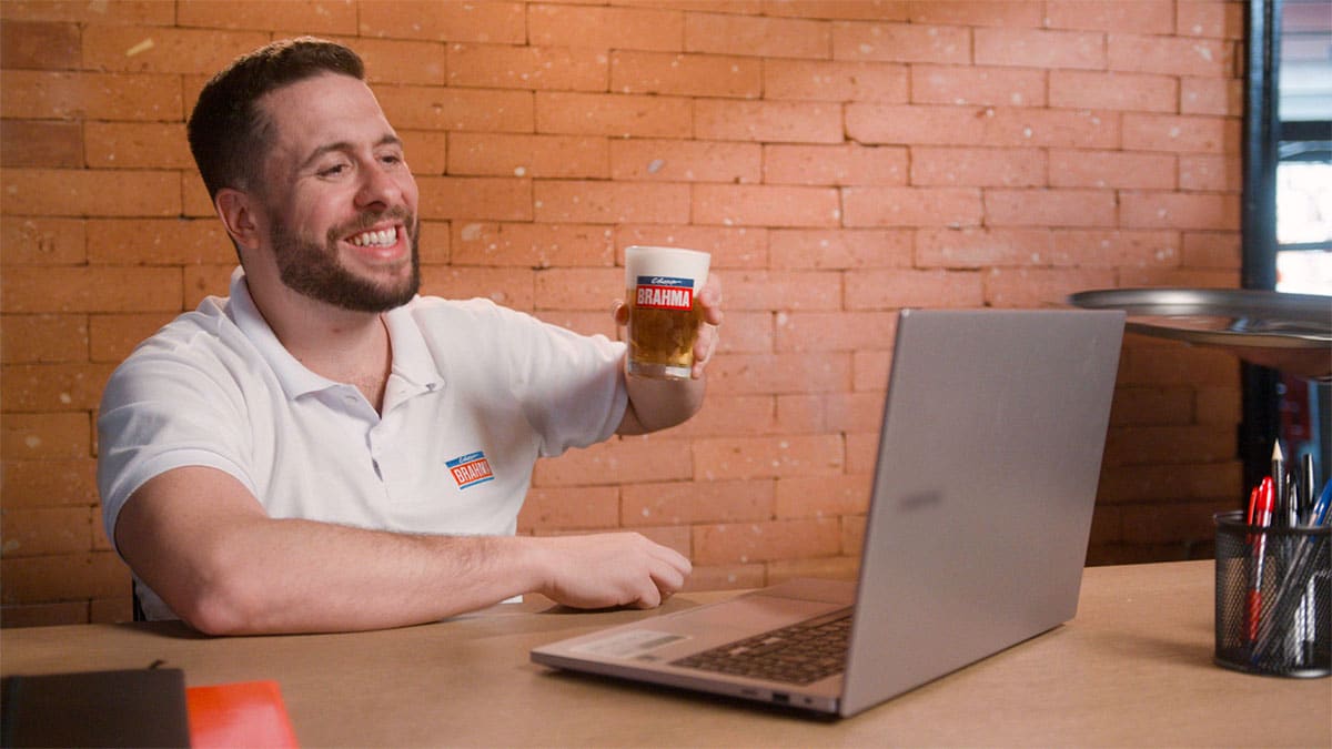 Brahma vai pagar R$ 4 mil para consumidor beber chope Brahma vai pagar R$ 4 mil para consumidor beber chope
