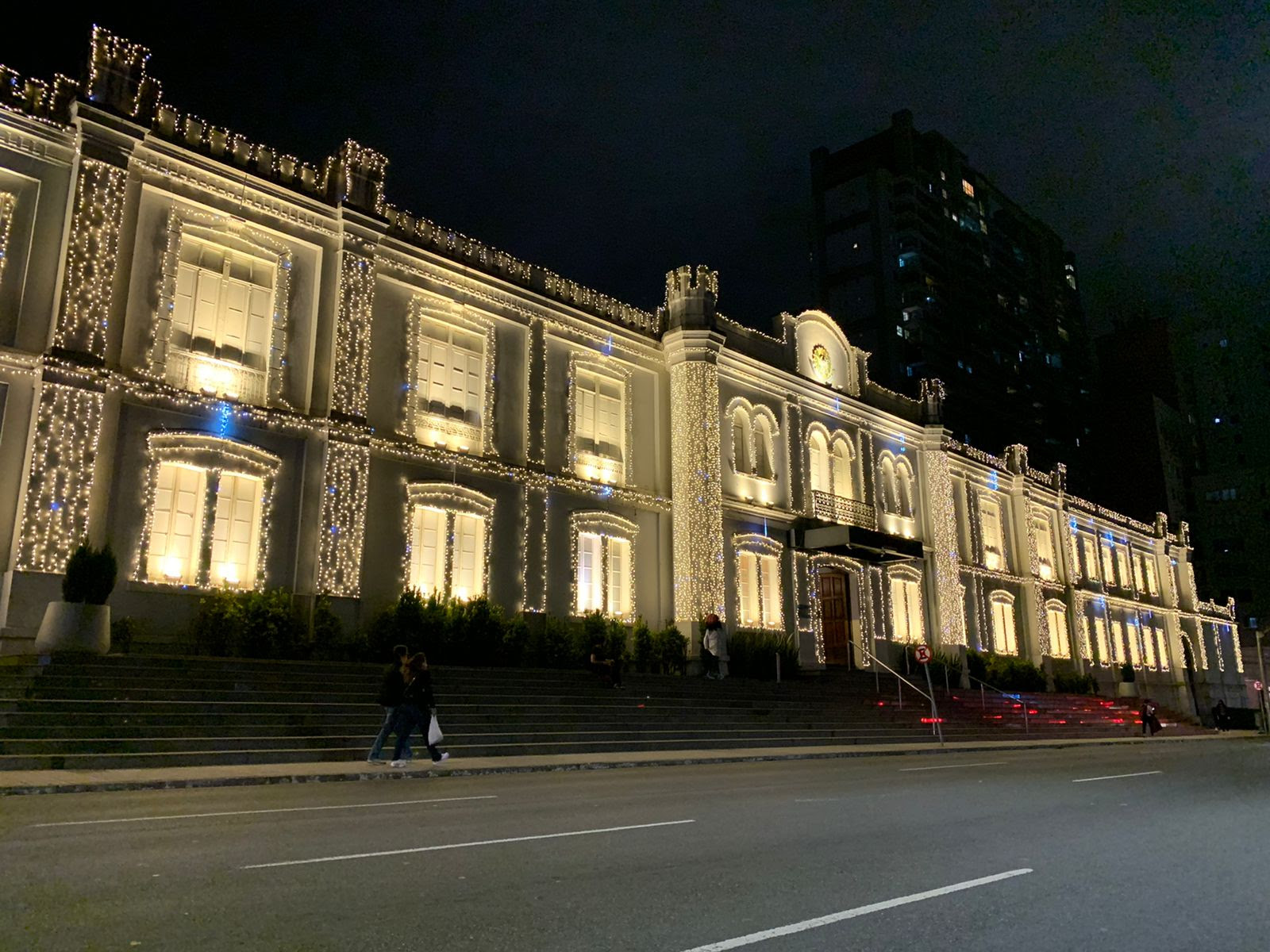 Shopping Curitiba inaugura decoração de Natal