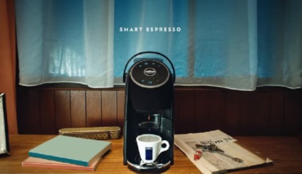 Lavazza e Amazon lançam cafeteira com assistente de voz