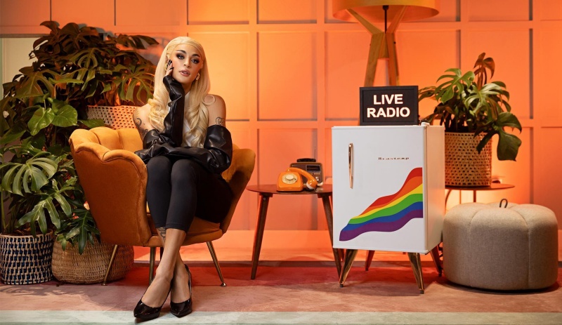 Brastemp Retrô Pride e Pabllo Vittar compartilham histórias de afeto Brastemp Retrô Pride e Pabllo Vittar compartilham histórias de afeto