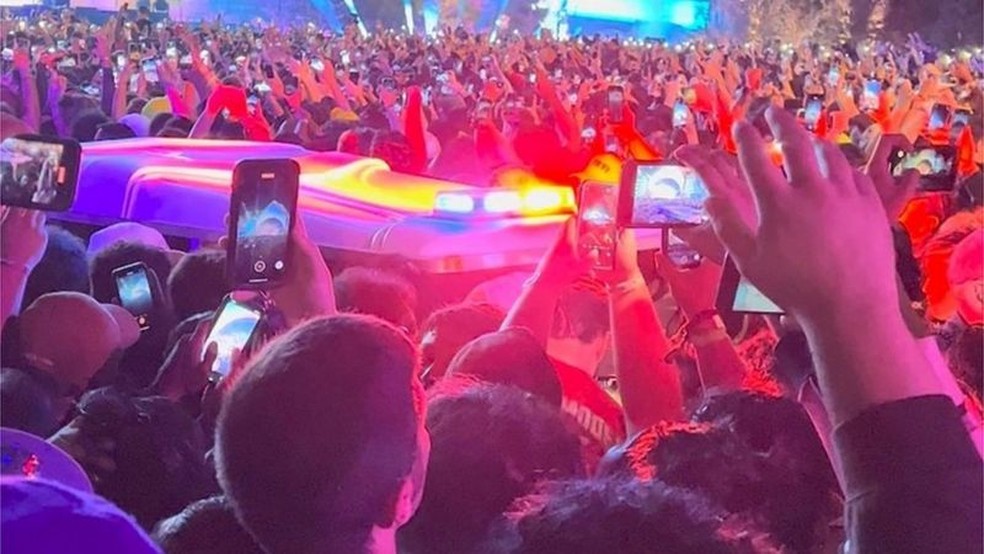 Tumulto mata oito em show de Travis Scott no Texas