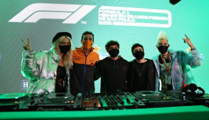 Heineken realiza show dentro de um balão